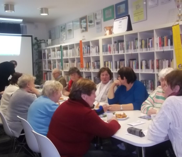 Setkávání Klubu seniorů v knihovně 2015