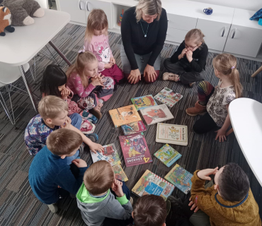 Sluníčka v knihovně